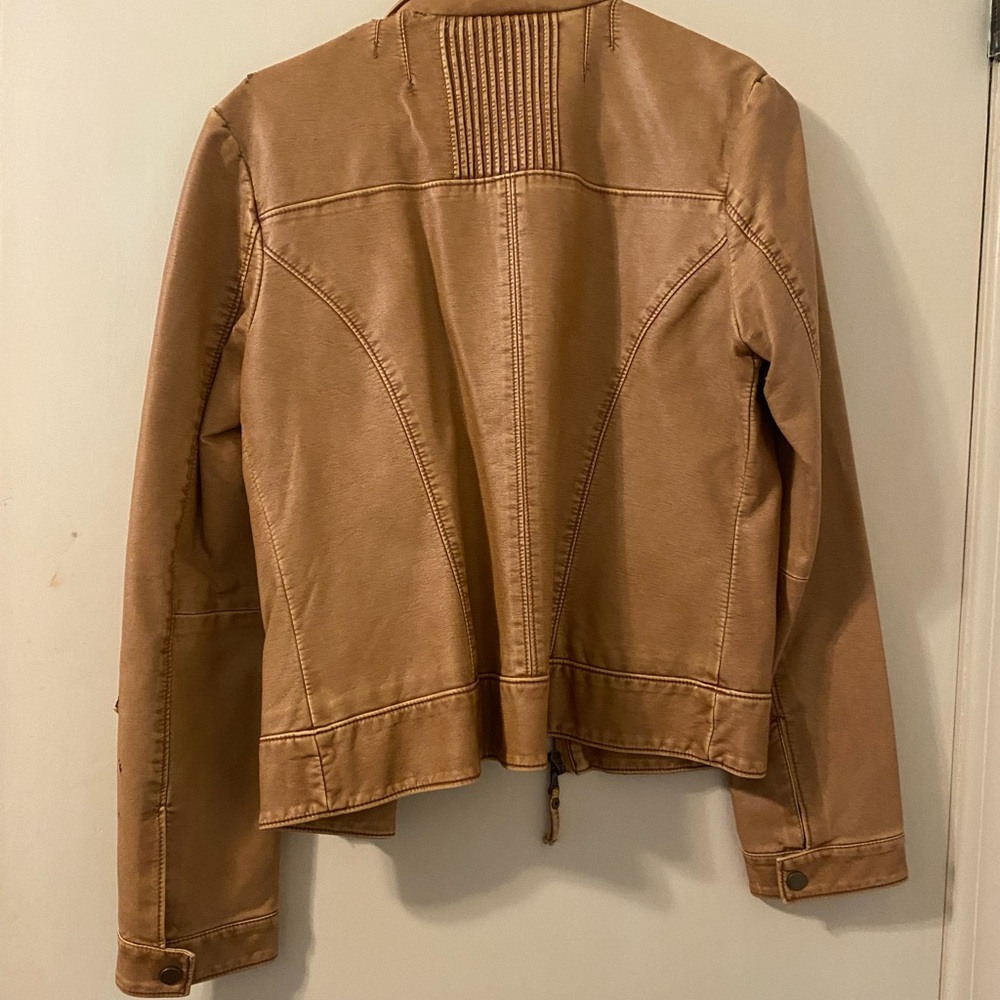 Women’s Jacket - Picture 4 of 5